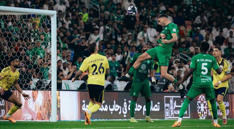 الأهلي يحسم لقاء