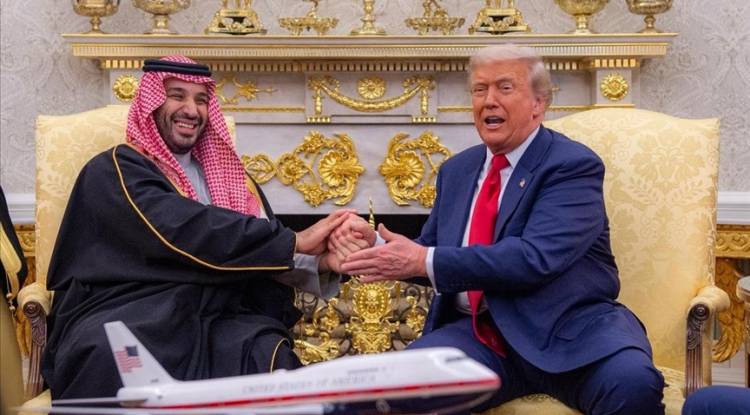 ترامب وولي العهد السعودي يوقعان