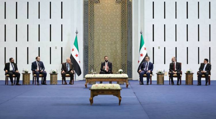 الرئيس الشرع يلتقي رئيس وأعضاء مجلس الشعب لبحث واقع العمل الحكومي