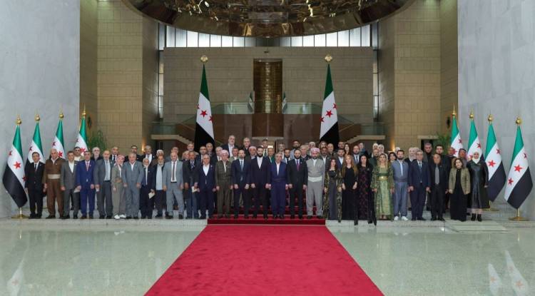 الشرع يستقبل وفداً كردياً ويؤكد وحدة السوريين وحقوق المكوّنات