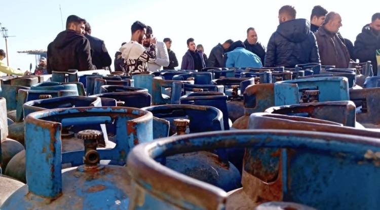 ​أزمة الغاز: كرامة المواطن في طابور الانتظار