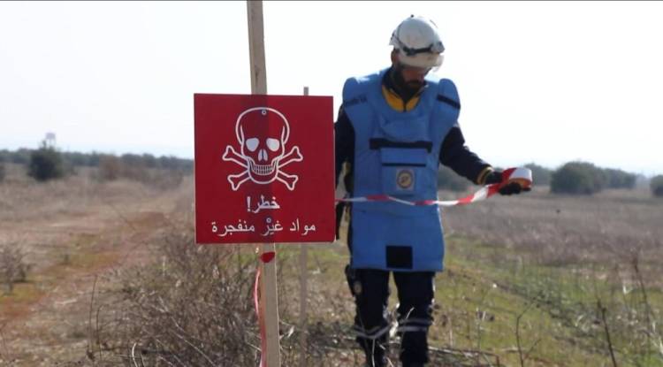 مقتل طفلين وإصابة اثنين آخرين بانفجار قنبلة عنقودية في ريف حلب