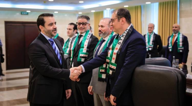 الشيباني يوقع قراراً بإعادة الدبلوماسيين المنشقين عن النظام البائد