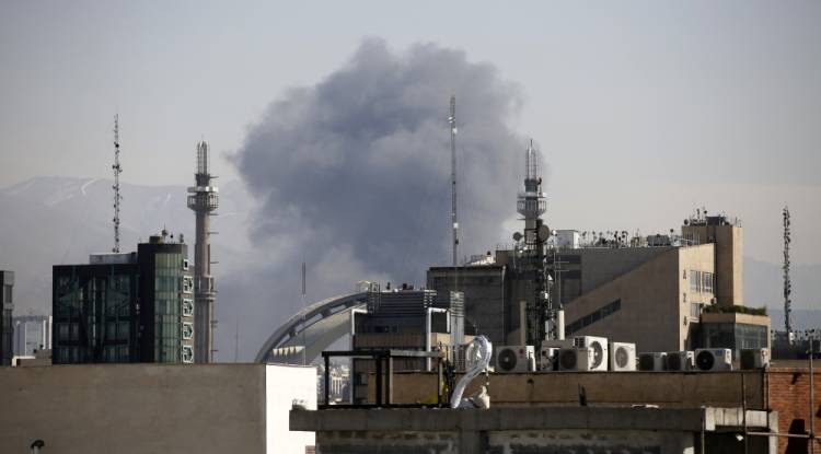 دوي انفجارات في طهران وتفعيل منظومات الدفاع الجوي