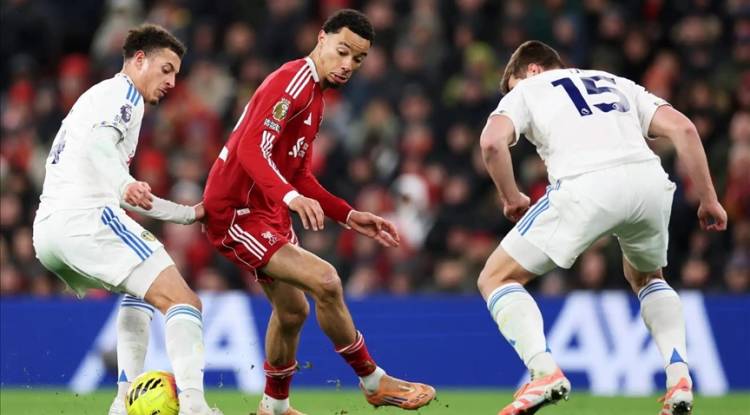 ليدز يونايتد يوقف انتفاضة ليفربول بالدوري الإنجليزي