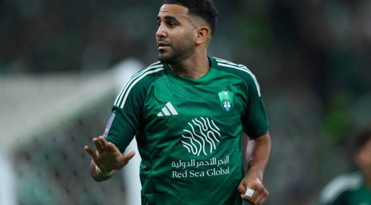 الأهلي السعودي يعلن رحيل الجزائري رياض محرز عن صفوفه