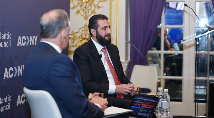 الرئيس الشرع يؤكد في المجلس الأطلسي على التوجه لإخلاء سوريا من القواعد الأجنبية والسعي لسلام دائم بشرط استعادة الحقوق