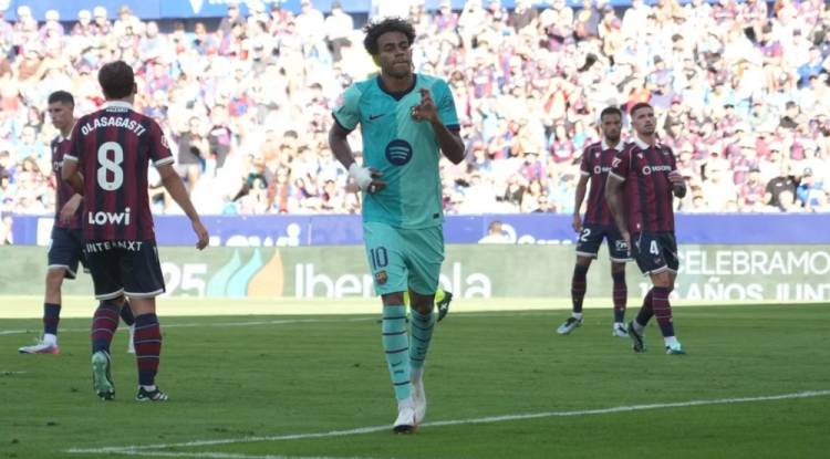 برشلونة يبتعد بصدارة الليغا بفوز مثير على ليفانتي