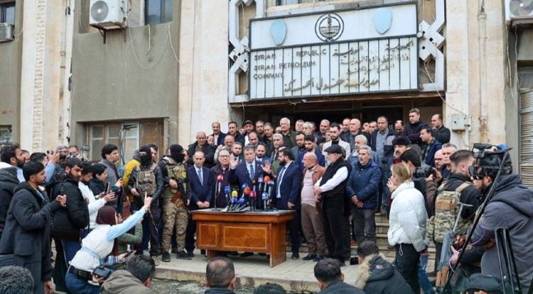 وفد حكومي يصل الحسكة لاستلام حقلي رميلان والسويدية