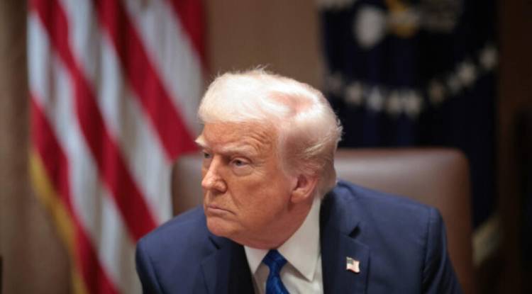 ترامب يهدد بفرض رسوم على أي دولة تزود كوبا بالنفط