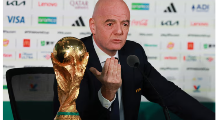 إنفانتينو: توسيع كأس العالم سيُناقش بعد نسخة 2026