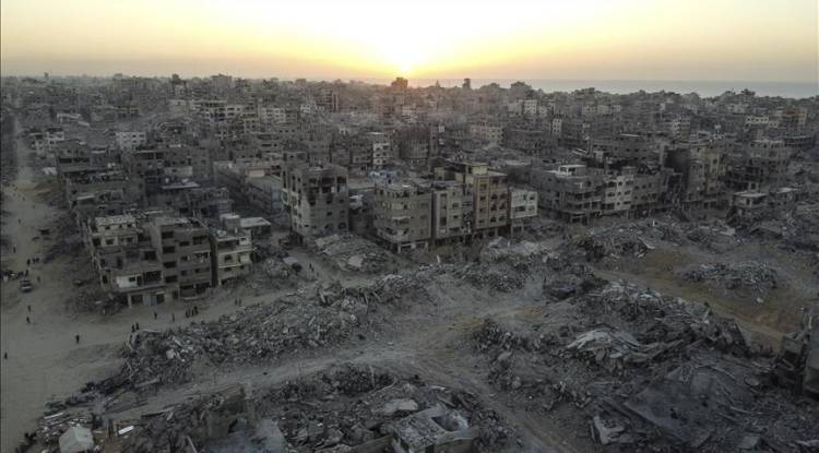 جيش الاحتلال يعلن العثور على جثة آخر أسير إسرائيلي بغزة