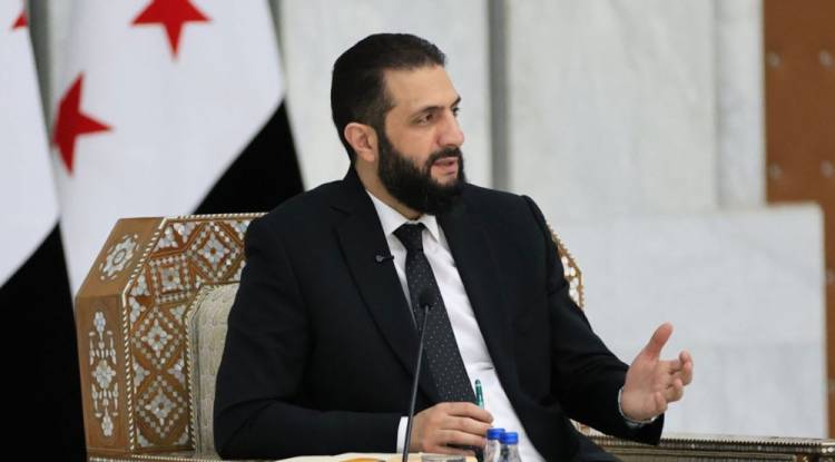 وزارة الإعلام تحتفظ بحق بث لقاء الرئيس الشرع مع قناة 