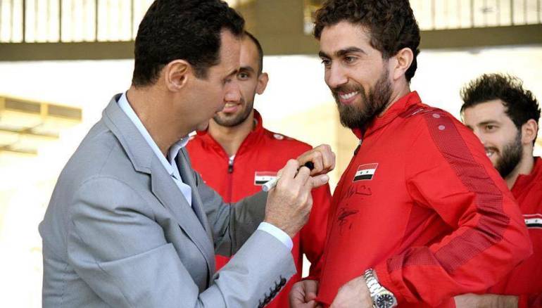 "منتخب البراميل" في حضرة القاتل..