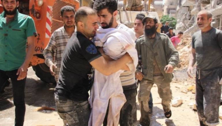 وكالات: قتلها برميل من براميل بشار الأسد في حلب أمس….