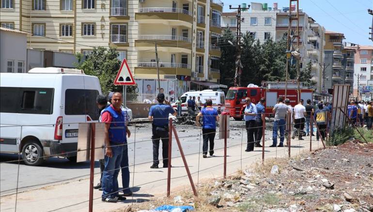 صور... انفجار سيارة يودي بحياة سوريين في "الريحانية" جنوب تركيا