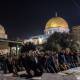 القدس.. آلاف الفلسطينيين يقيمون التراويح بالمسجد الأقصى