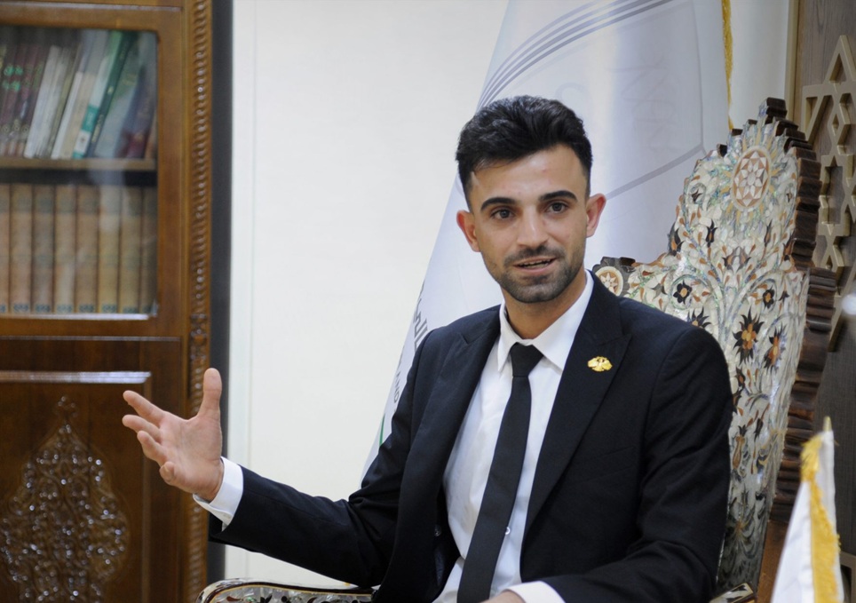علي مصطفى المحمد: سفير الطفولة المكرَّم من الرئيس يبيت في الشارع بعد خلافات داخل الوزارة