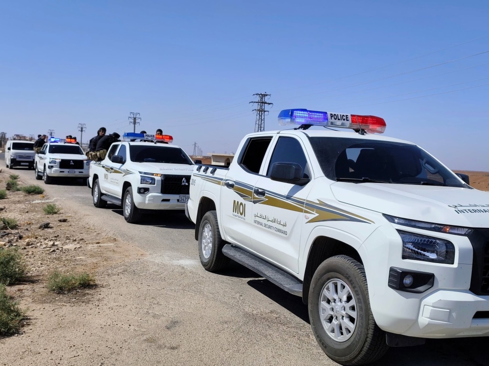 قوى الأمن الداخلي تمنع هجومًا استهدفت فيه دورية شرطة في ريف دمشق، وتلقّى القبض على شخصين